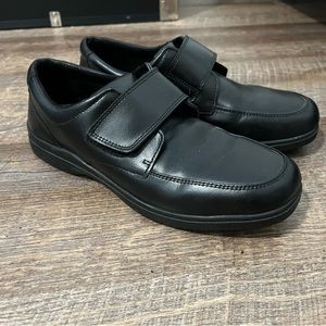 Hush Puppies child’s dress shoes